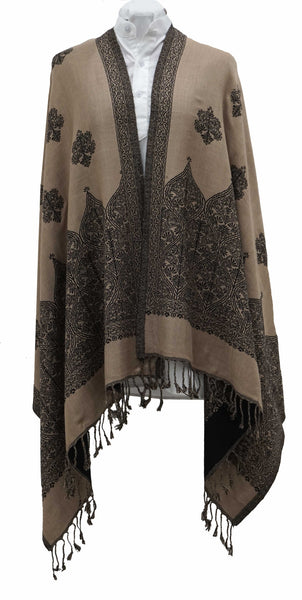Reversible shawl for everyday wear. Black and white comfortable and soft wardrobe staple - Marie-Pierre Rousseau