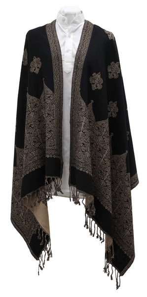 Reversible shawl for everyday wear. White and black comfortable and soft wardrobe staple - Marie-Pierre Rousseau